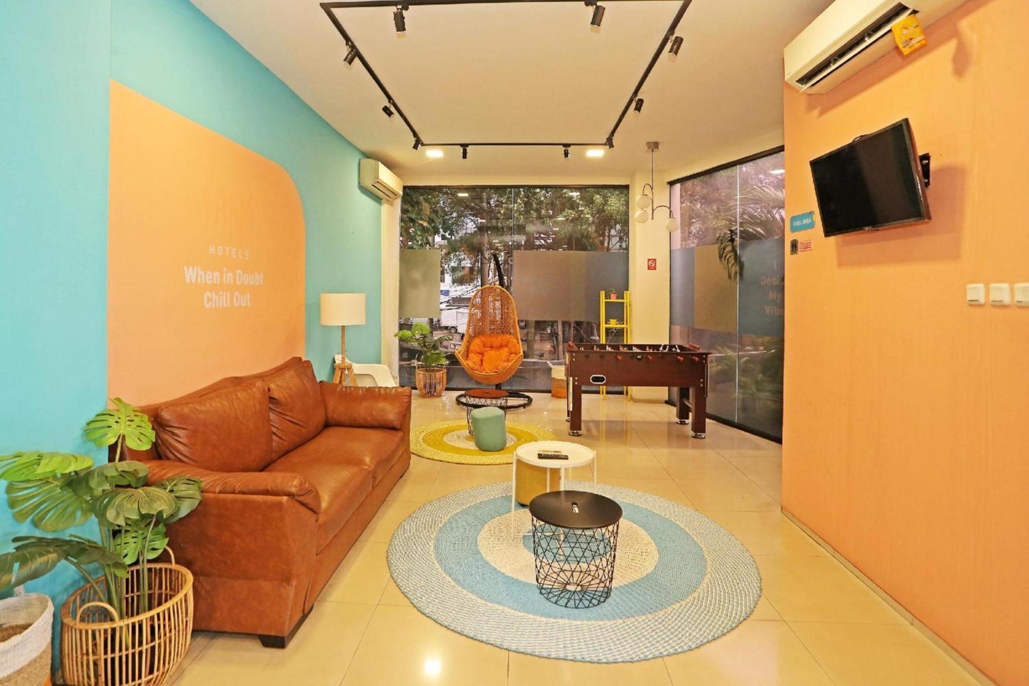 Super Oyo Townhouse Oak Hotel Fiducia スルポン エクステリア 写真