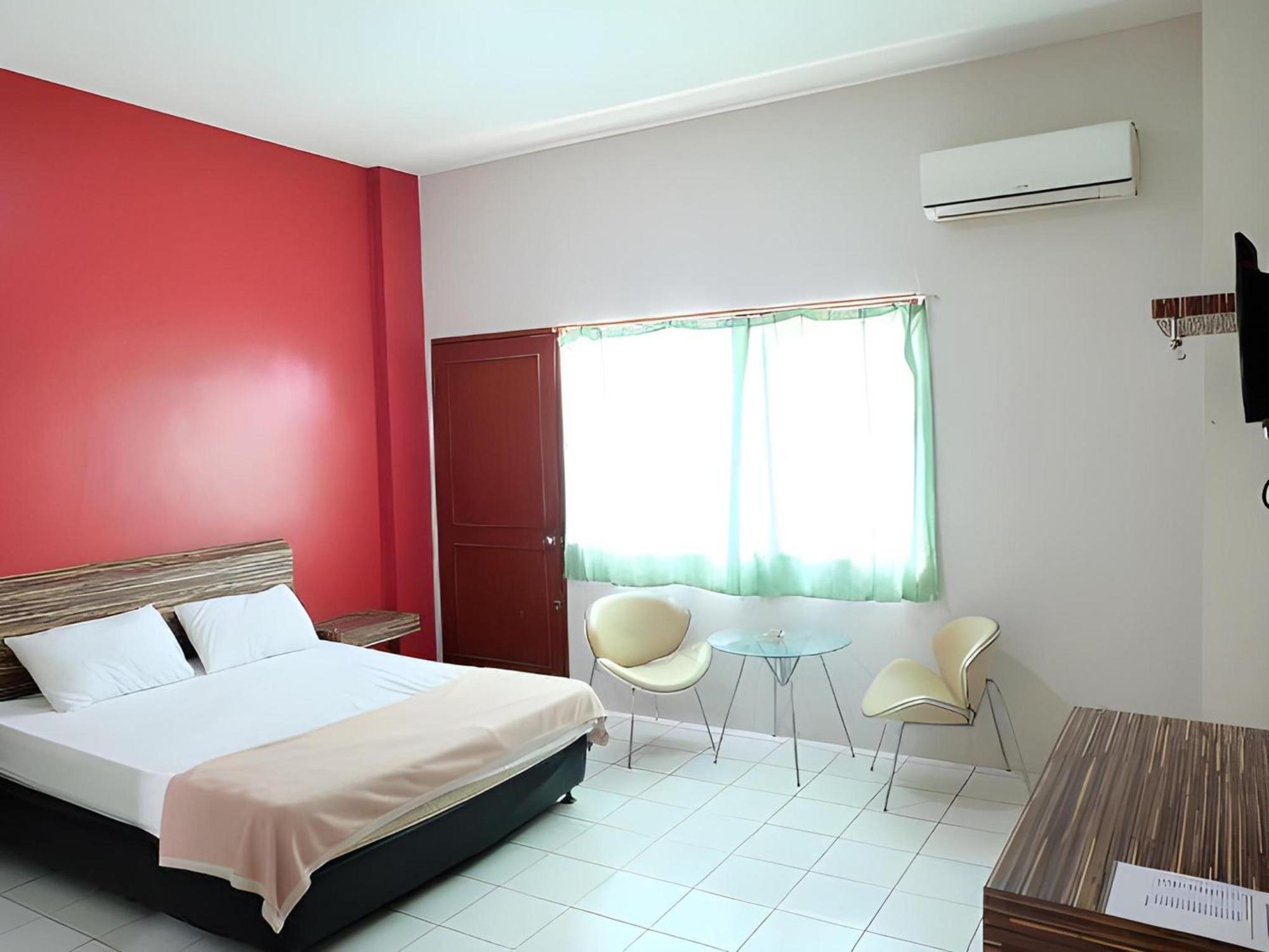 Super Oyo Townhouse Oak Hotel Fiducia スルポン エクステリア 写真