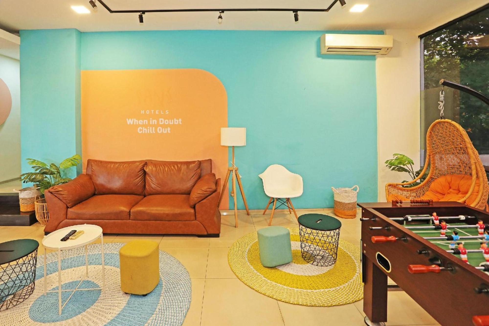 Super Oyo Townhouse Oak Hotel Fiducia スルポン エクステリア 写真